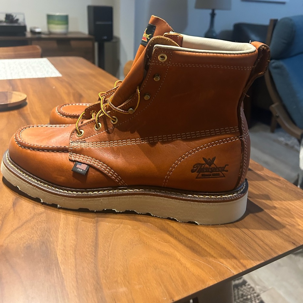 BRAND NEW NEVER USED - Thorogood Men’s American Heritage Moc Toe Wedge 6” Boots